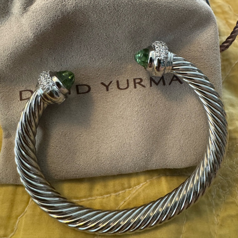 Cable bracelet light green